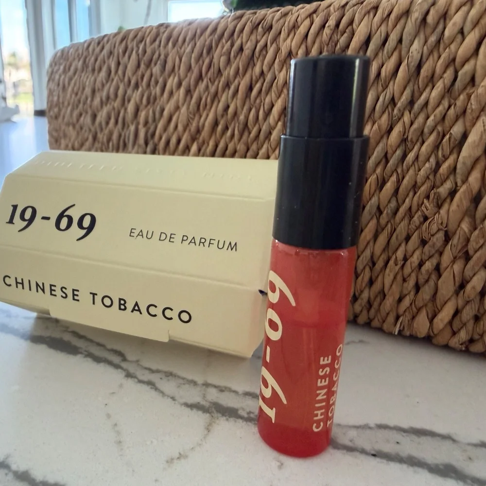 19-69 Chinese Tobacco Sample - Picture 2 of 2